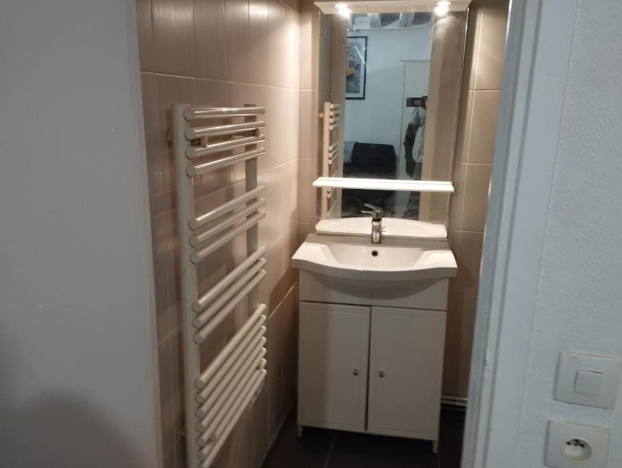 Studio Equipe Proche Aeroport Paris Cdg Apartment Vemars Exterior photo